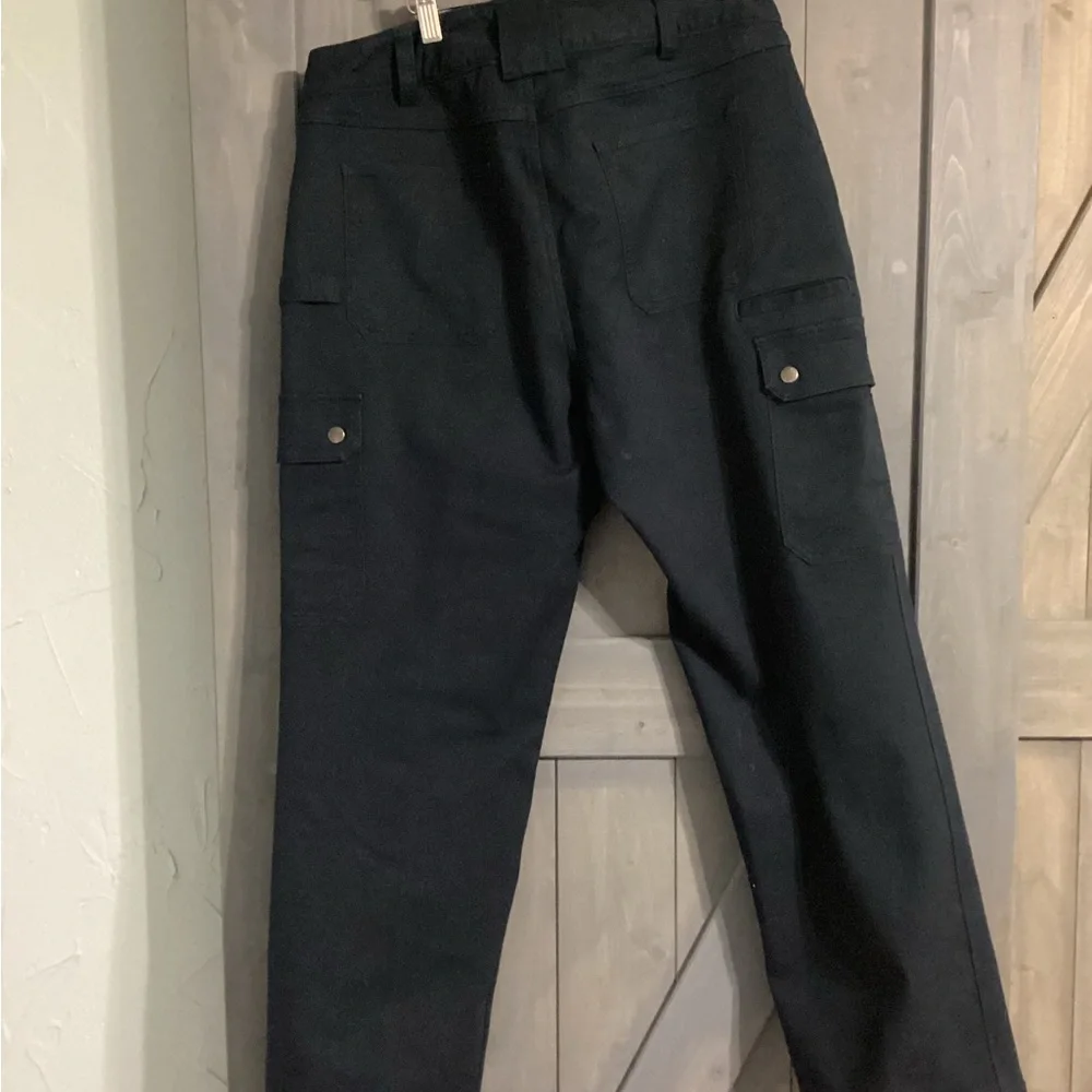 Duluth Trading Co Dark Blue Fully Lined Cargo Pants - Picture 3 of 8